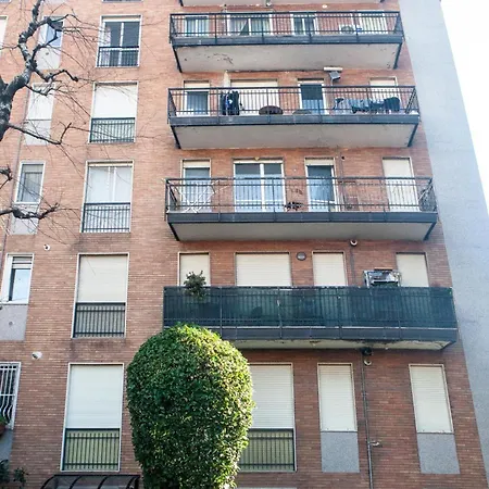 Apartament Quadrilocale Luminoso Con Balcone *