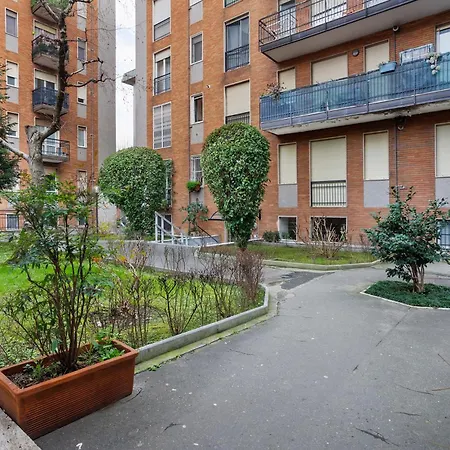 Quadrilocale Luminoso Con Balcone Apartament Mediolan
