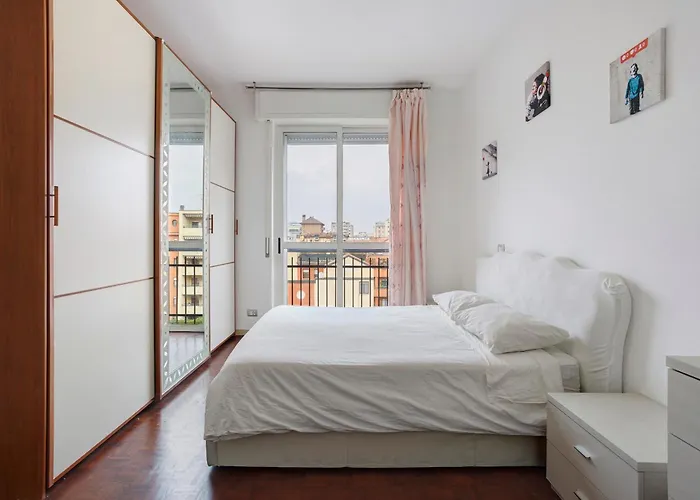 Quadrilocale Luminoso Con Balcone Апартаменты Милан